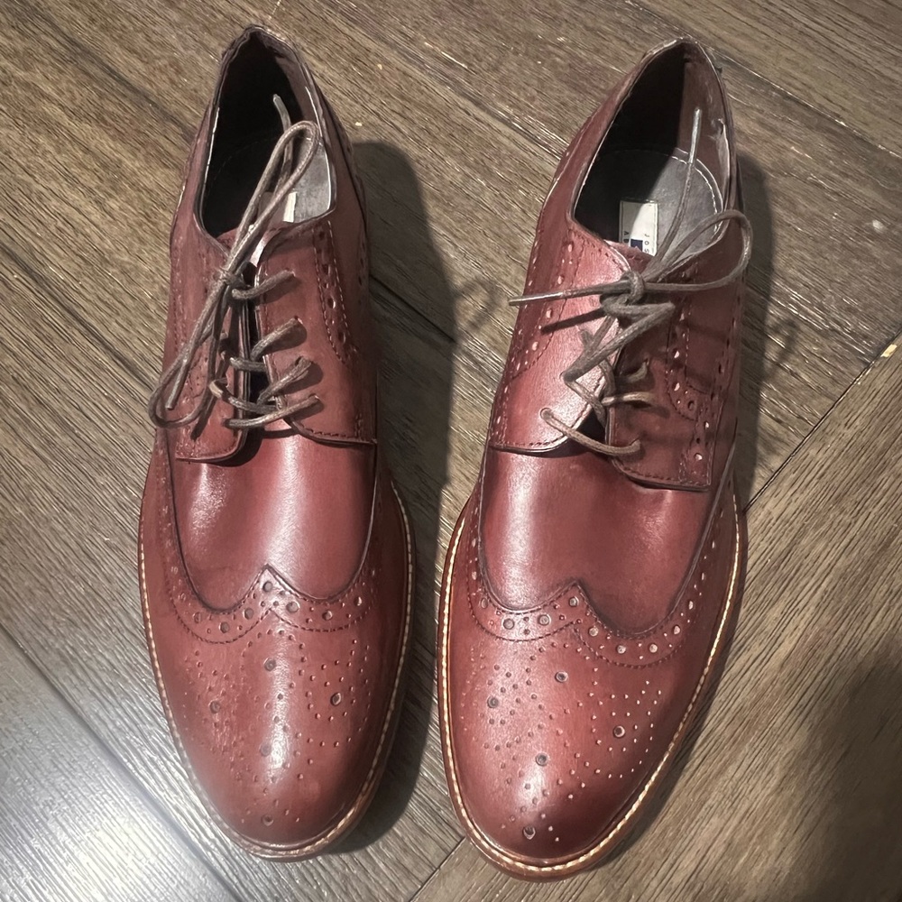 Joseph Abboud wing tips. New only tired on one time. (NEVER WORN BEFORE)